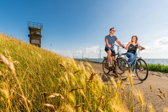 fietsen-rotterdamse-hoek-noordoostpolder-bron-visitflevoland-4-klein-1-1-1-1-1-1-1-1-1-1-1.jpg